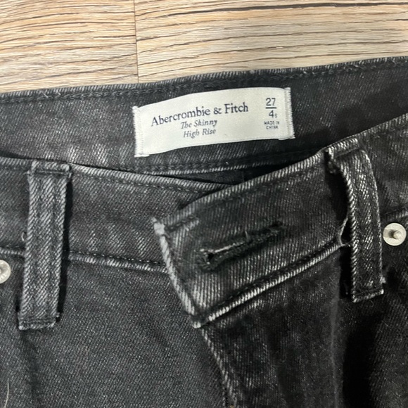 Abercrombie Skinny High Rise Jeans - Picture 2 of 4